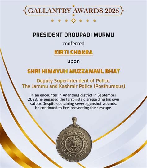 President Droupadi Murmu conferres Kirti Chakra upon Martyr Himayun ...
