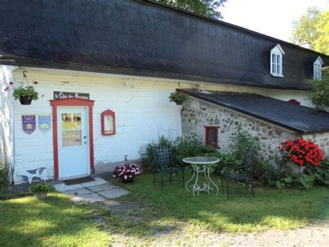 LE CLOS DES BRUMES (Château Richer) - Specialty Inn Reviews, Photos ...