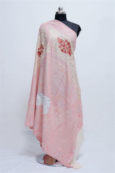 Soothing pink colour jamawar shawl with kashmiri aari work looks/