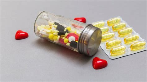 Can You Take Vitamin B12 Supplements Daily? Expert Shares Risks And ...