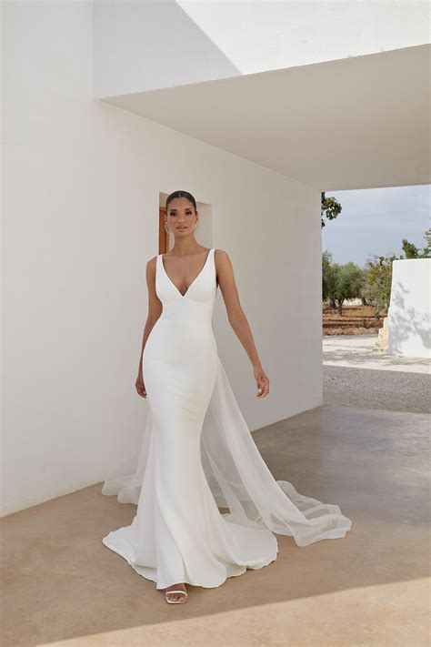 Alba: Crepe Fit and Flare with Inset Waistband and V-side Cutouts | Fitted wedding dress ...