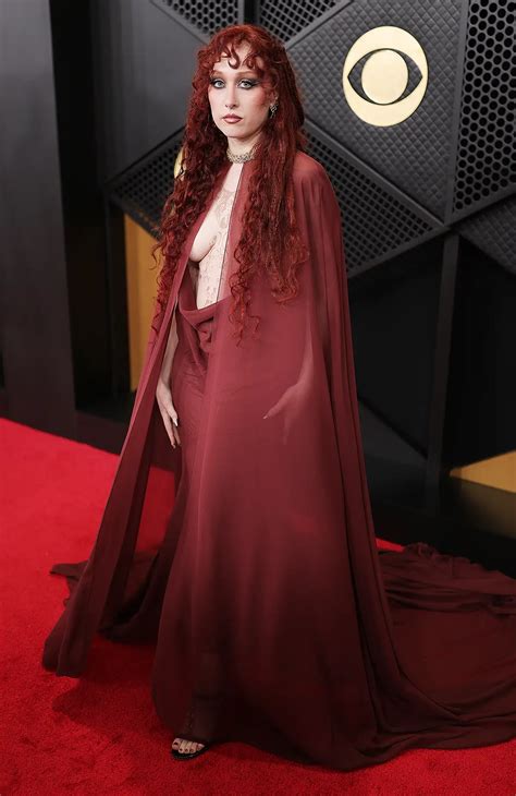 ¿Por qué se habló más de su atuendo que de la música? Chappell Roan ...