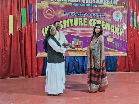 Index of /uploads/gallery/investiture-ceremony