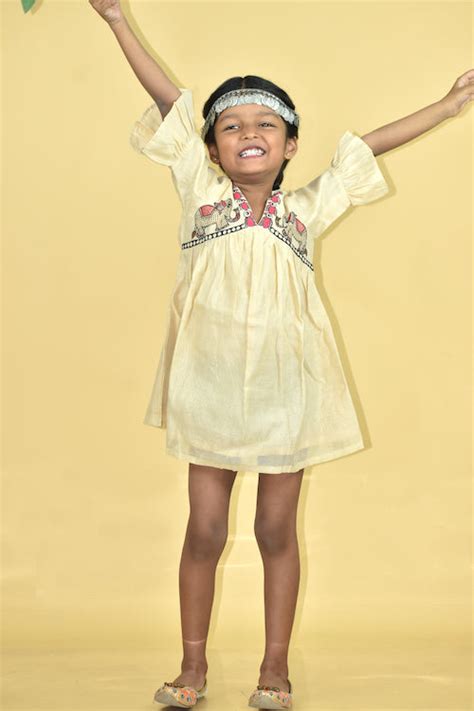 Diorama Designs "Innocence" Handpainted Kids Frock – Okhaistore