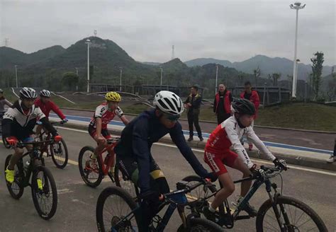贵阳市山地自行车运动员认真进行备战训练-贵阳网