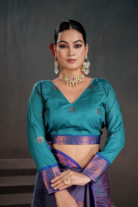 Buy Soft Silk Chitt Palu With Contrast Blouse Weaving Saree 64219 ...