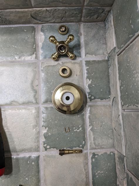 Leaking shower faucet : r/Plumbing