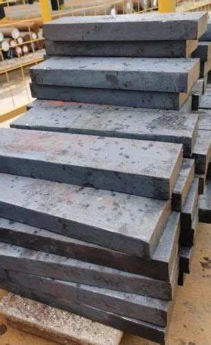 Flat Bar - En8 Alloy Steel Flat Bars For Auto Mobile Industry Trader ...