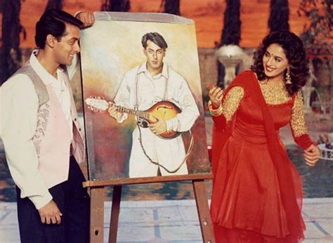 5 Iconic Outfits From Bollywood Movies That Made No Sense