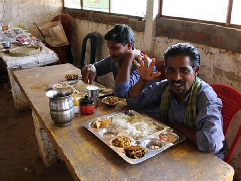 Insects Food In India : देश के वो राज्य जहां चाव से खाए जाते हैं कीड़े ...