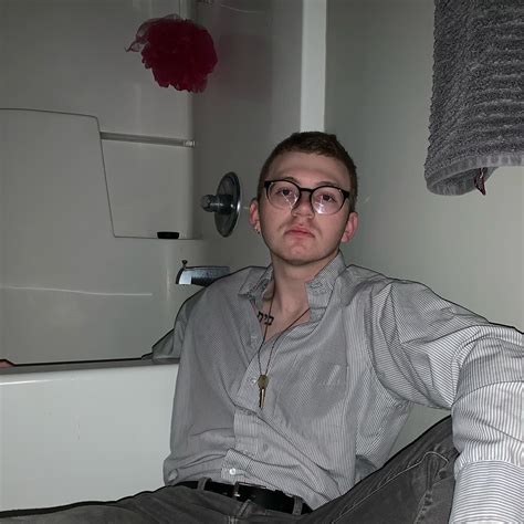 Bobby Lavender (@bbblavender) • Instagram photos and videos