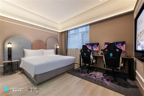 粉色系列电竞酒店房间装修实拍图图，来自长沙惟凯电竞酒店-电竞酒店装修-天下网吧