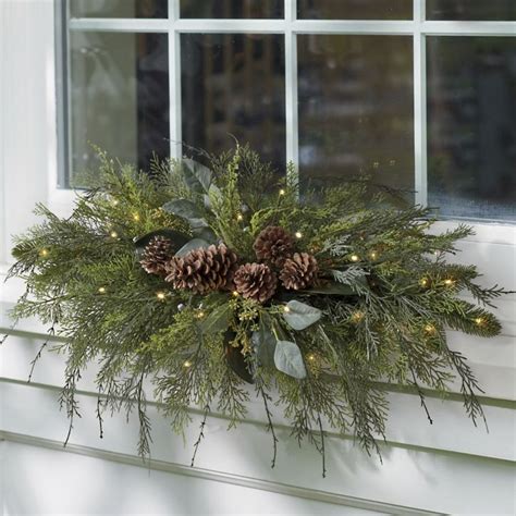 Farmhouse Christmas Cordless Window Swag | Grandin Road