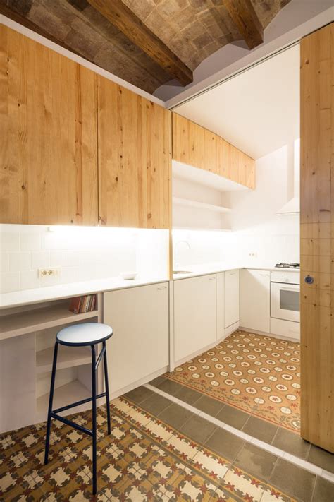 37平方米的单身公寓，改造出74平方米的视觉效果 Dos de Maig / AMOO | ArchDaily
