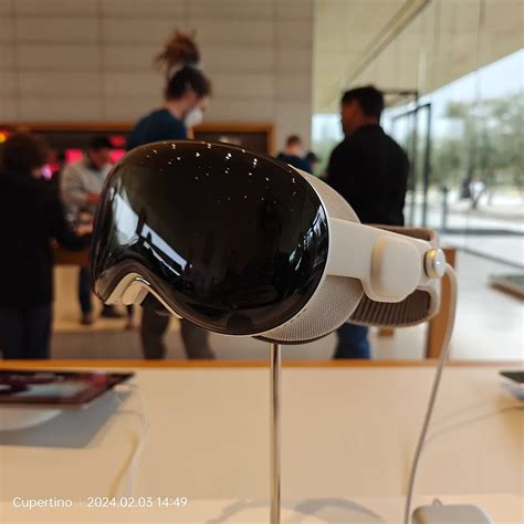 Apple's Dual Knit Band Finally Fixes Vision Pro Comfort