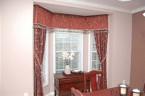 Style and Function: The Best Curtains for Small Bay Windows