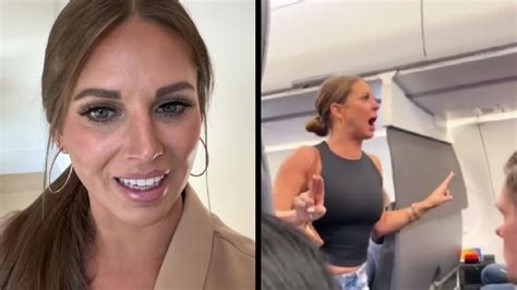 Tiffany Gomas, a repülőn dühöngő nő