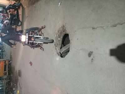 Damaged manhole can harm to pedestrian - Times of India