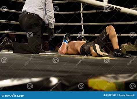 Boxing Knock Out editorial image. Image of celebrity - 28311840