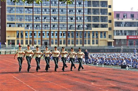 遇见最可爱的人 ——向给宜春三中新生进行军训的教官们致敬 - 江西省宜春市第三中学