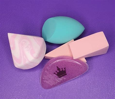 How To Use Beauty Blenders: Super Simple Tips & Hacks