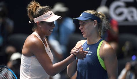 Aus Open: Kerber crushes Keys to reach semifinal