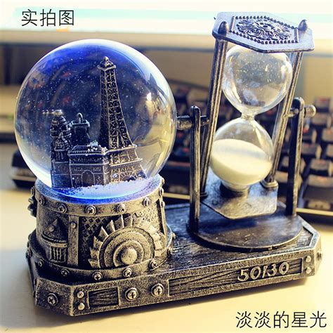 弟弟什么生日礼物最新素材