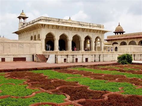 "3 Nights Delhi Agra Tour: Delhi, Mathura, Agra Package