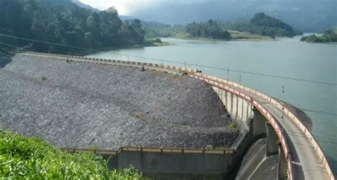 Anayirangal Dam: Nature's Abode Amidst Serene Waters | WhatsHot