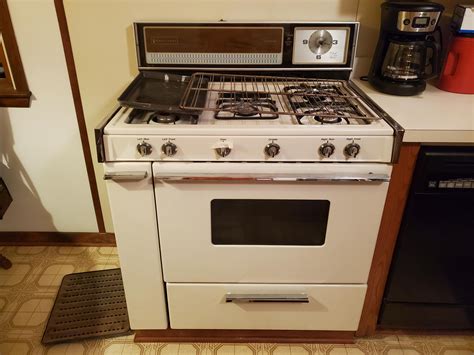 1982 Magic Chef Series 36 : r/Appliances