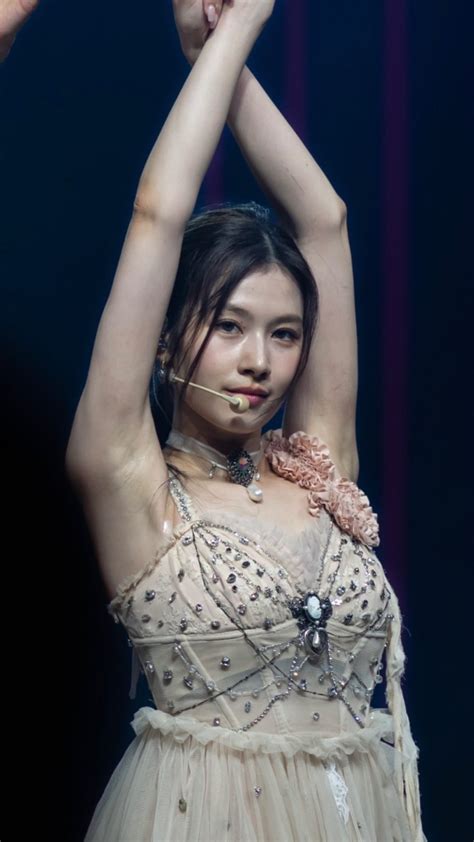 TWICE-SANA SWEATY AND DETAILED ARMPITS : r/KpopArmpit