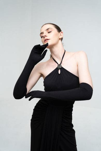 EMBELLISHED HALTER NECK DRESS – Sotbella