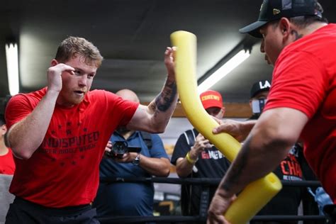 Saul Alvarez held an open training session – RingSide24