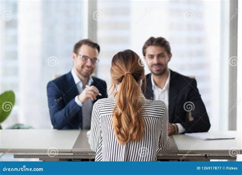 Interview Back Shot 的图像结果