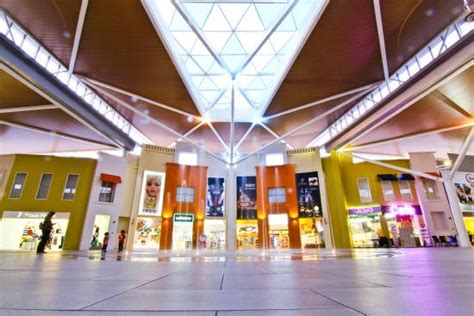 A ghost mall facing Legoland - Reviews, Photos - Mall of Medini ...