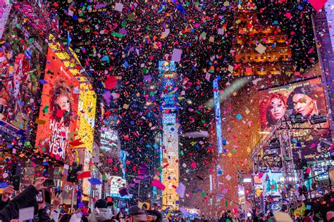 23 New Year's Eve Traditions From Around the World That (Hopefully ...
