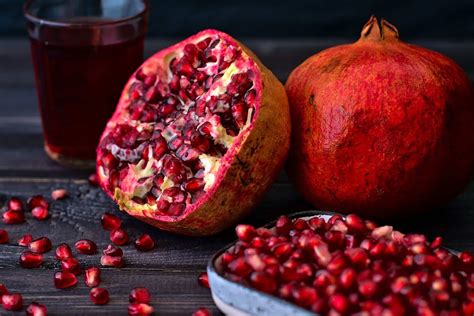 Can Cats Eat Pomegranate? Vet-Reviewed Facts & FAQ - Catster