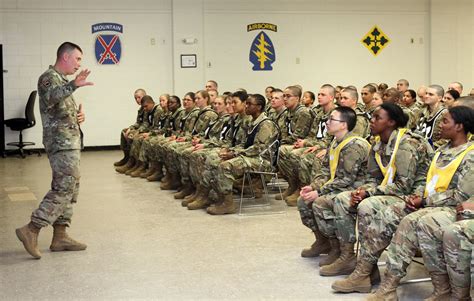 High schoolers enter Army through Split Option program | Article | The ...