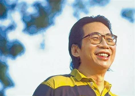 香港最出名的“两个伟文”之一的黄伟文，他填词最经典的5首歌曲 - 知乎