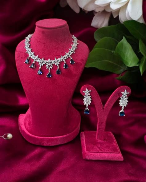 Radiant Beauty Diamond Necklace Set – Forever Jewels India