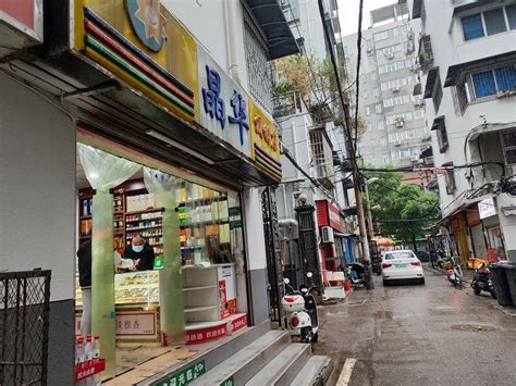 一条街上就有十多家便利店，武汉这些区域最集中_罗森_门店_数量