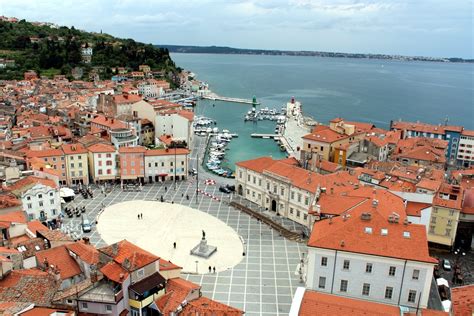Razvoj in preoblikovanje starih mestnih trgov | Gradbenik