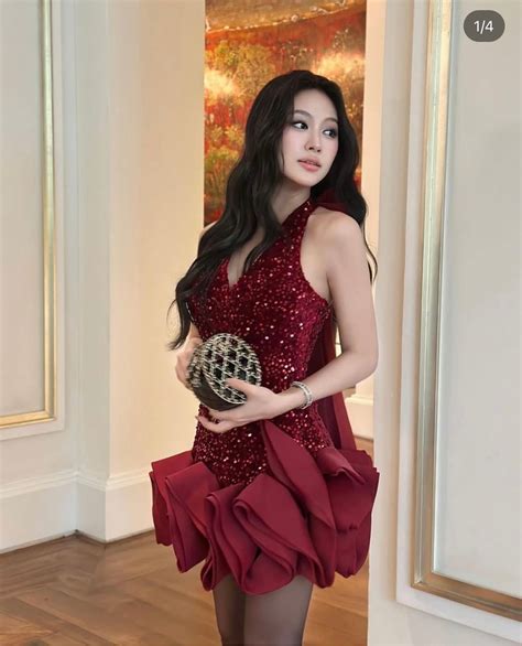 RED SEQUIN HALTER NECK WAVES DRESS – De Novoo