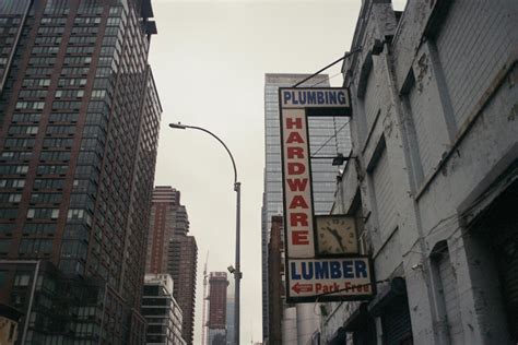 Local Hardware Store 的图像结果