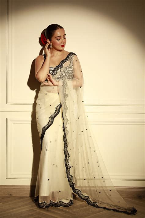 Ebony & Ivory Scalloped Saree – Sureena Chowdhri
