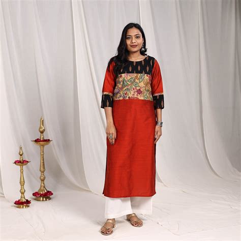 Red Eshika Slub Silk Straight Plain Kurta with Patchwork for Women