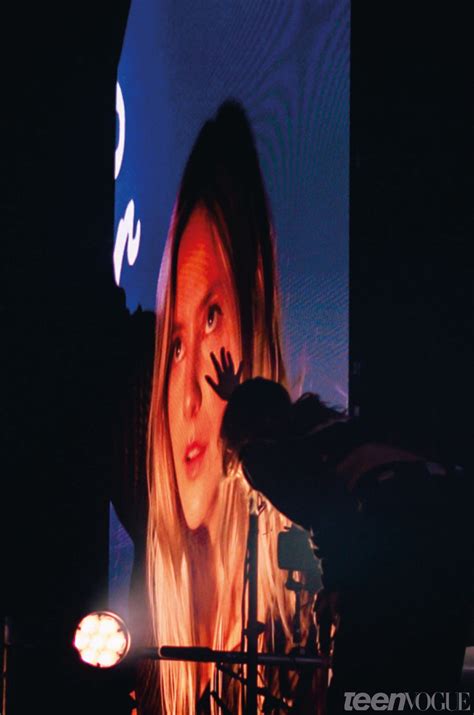 Dora Jar on Touring With Gracie Abrams, Gratitude After Fan Petition ...