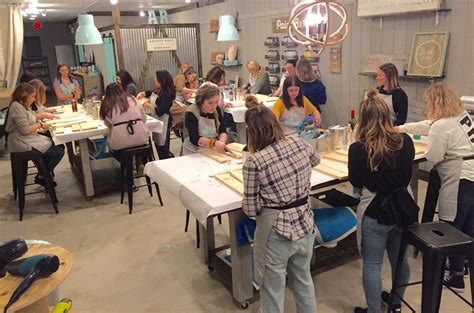 Retail Rustic Store Displays 的图像结果