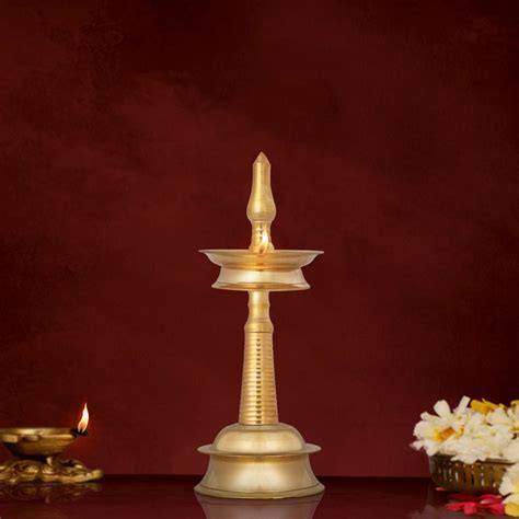 Giri - Kuthu Vilakku | Kerala Lamp | Brass Kuthu Vilakku