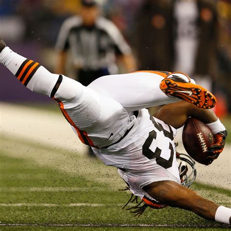 NFL Bulging 的图像结果